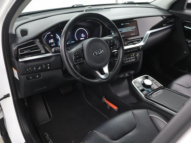 KIA e-Niro ExecutiveLine 64 kWh | Panoramadak | Stoel/Stuurwielverwarming | Adaptieve Cruise Control | Keyless Go | LED Koplampen |