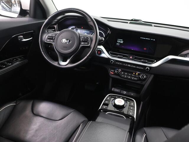 KIA e-Niro ExecutiveLine 64 kWh | Panoramadak | Stoel/Stuurwielverwarming | Adaptieve Cruise Control | Keyless Go | LED Koplampen |