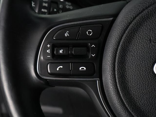 KIA e-Niro DynamicPlusLine 64 kWh SOH 100% | 450 km actieradius | 1e eigenaar | Navigatie | Camera |