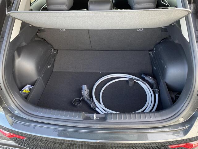 KIA e-Niro EV Light Advanced 64.8 kWh Nederlandse auto, stoel- & stuurverwarming, navigatie, Apple CarPlay/Android Auto, boekjes compleet, dealer onderhouden!