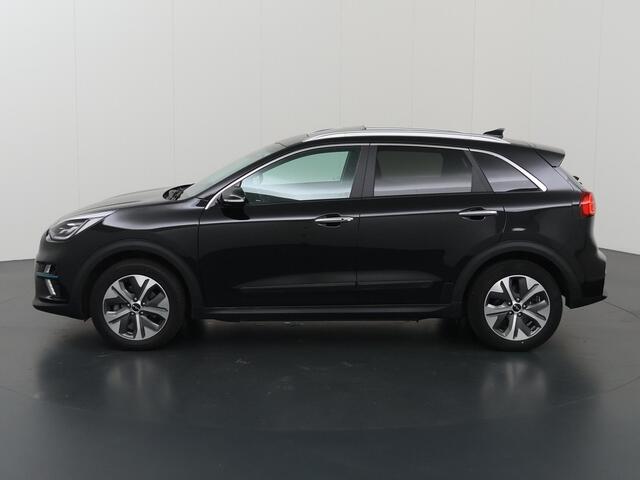 KIA e-Niro ExecutiveLine 64 kWh | SOH 96% | Schuif/Kanteldak | Lederen Interieur | Ele,verstelbare stoelen | Apple CarPlay/Android Auto | Camera | DAB | Stoelverwarming/Koeling | Stuurverwarming | Adaptieve Cruise Control |