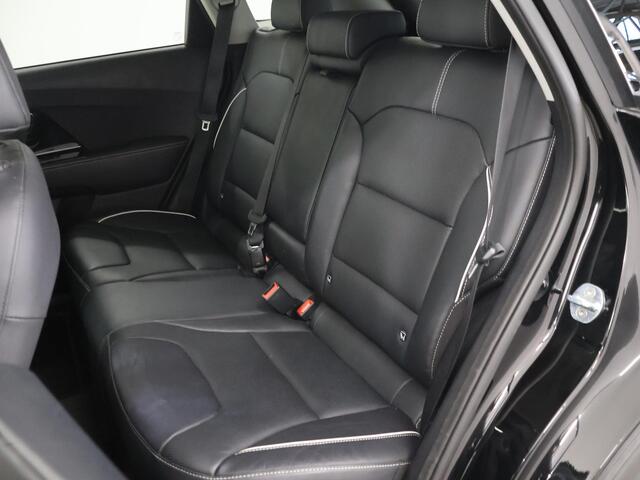KIA e-Niro ExecutiveLine 64 kWh | SOH 96% | Schuif/Kanteldak | Lederen Interieur | Ele,verstelbare stoelen | Apple CarPlay/Android Auto | Camera | DAB | Stoelverwarming/Koeling | Stuurverwarming | Adaptieve Cruise Control |