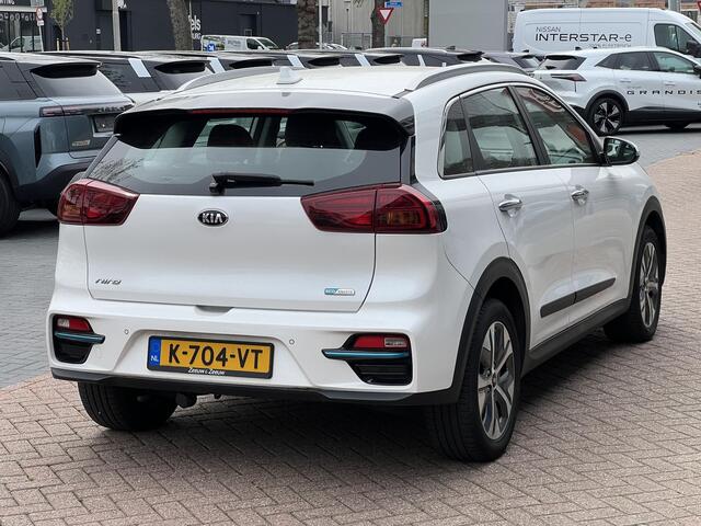 KIA e-Niro DynamicLine 64 kWh 205PK | SOH 96,2% | Trekhaak | Navigatie | Achteruitrijcamera | Adaptieve Cruise Control