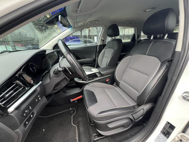 KIA e-Niro DynamicLine 64 kWh 205PK | SOH 96,2% | Trekhaak | Navigatie | Achteruitrijcamera | Adaptieve Cruise Control