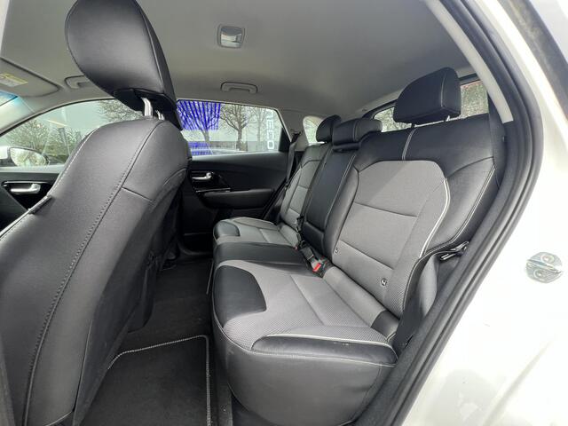 KIA e-Niro DynamicLine 64 kWh 205PK | SOH 96,2% | Trekhaak | Navigatie | Achteruitrijcamera | Adaptieve Cruise Control