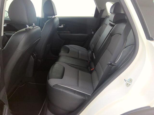 KIA e-Niro DynamicLine 64 kWh | Apple Carplay/Android | Warmtepomp | 100% SOH | Cruise control adaptie | Navi