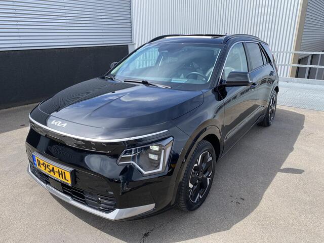 KIA e-Niro EV ExecutiveLine 64.8 kWh Nieuw geleverd en dealeronderhouden, 1e eign. Vol luxe! Schuif/kanteldak, Leder, Dodehoekdetectie, Stoelkoeling + verwarming