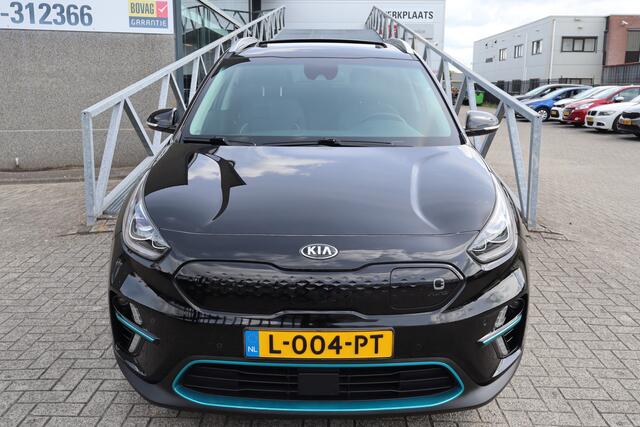 KIA e-Niro ExecutiveLine 64 kWh 100% SOH Panoramadak ! Adaptieve cruise control/Stoelverwarming+Verkoeling/Stuurverwarming/Memory seats/JBL Sound/Achteruitrijcamera/Climate control/Apple carplay |Lane assist