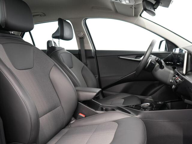 KIA e-Niro EV DynamicLine 64.8 kWh | SOH 97.5% | Winterpakket | Trekhaak | Camera |