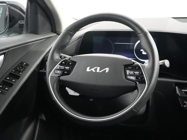 KIA e-Niro EV DynamicLine 64.8 kWh | SOH 97.5% | Winterpakket | Trekhaak | Camera |