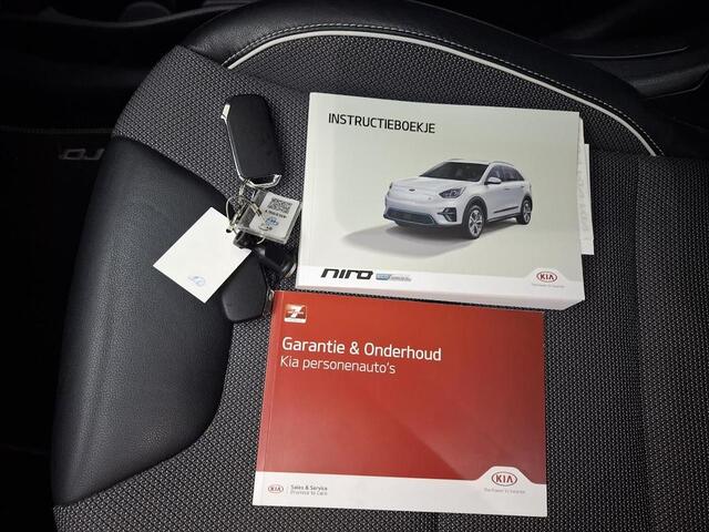 KIA e-Niro DYNAMICPLUSLINE 64 KWH (100% SOH) I TREKHAAK I SCHUIF/KANTELDAK I ADAPTIVE CRUISE CONTROL I PARKEERCAMERA