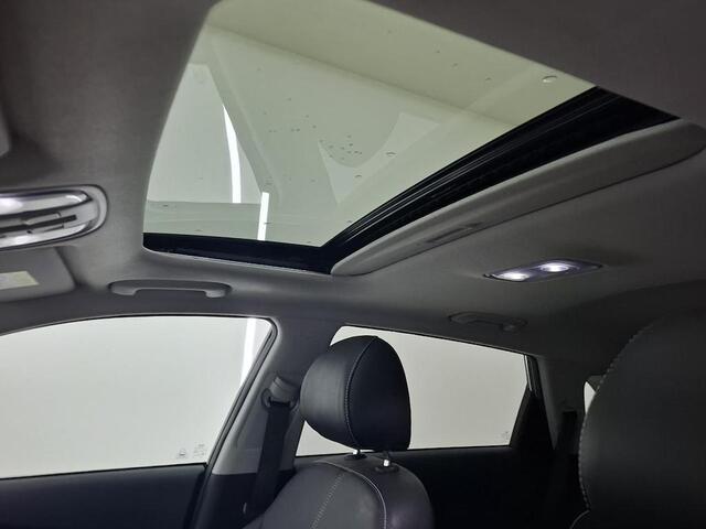 KIA e-Niro DYNAMICPLUSLINE 64 kWh (100% SOH) I TREKHAAK I SCHUIF/KANTELDAK I ADAPTIVE CRUISE CONTROL I PARKEERCAMERA