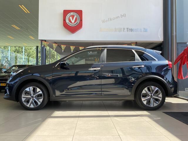 KIA e-Niro DynamicPlusLine 39 kWh,100% SOH,1E Eigenaar,Automaat,Panoramadak,Navigatie,Achteruitrijcamera,ClimateCruisecontrol,Spraakbediening,Keyless,DAB,Leder&Stoelverwarming,Lane Assist,V&A Sensoren,17 Inch Lmv