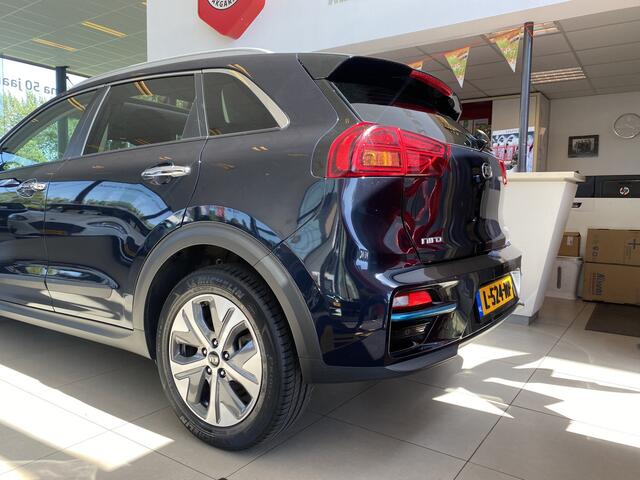 KIA e-Niro DynamicPlusLine 39 kWh,100% SOH,1E Eigenaar,Automaat,Panoramadak,Navigatie,Achteruitrijcamera,ClimateCruisecontrol,Spraakbediening,Keyless,DAB,Leder&Stoelverwarming,Lane Assist,V&A Sensoren,17 Inch Lmv