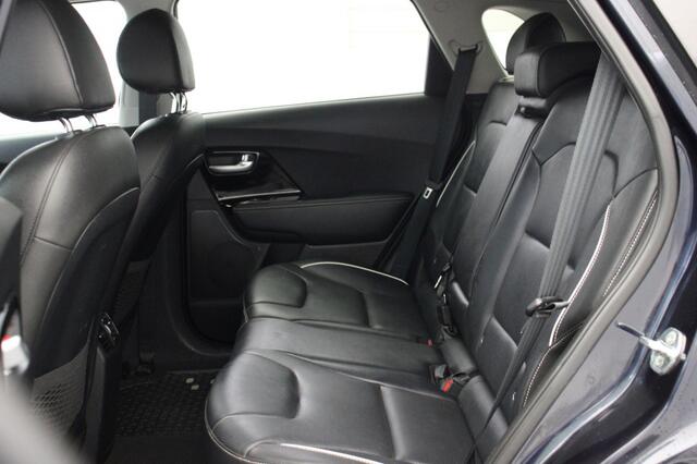 KIA e-Niro ExecutiveLine 64 kWh - Carplay, Camera, Leer, Memory, Trekhaak, Stoelverw.