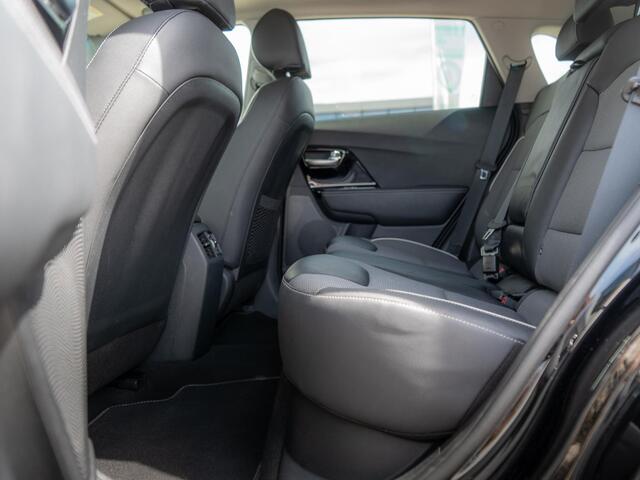KIA e-Niro DynamicPlusLine 64 kWh | Stoel en stuurverwarming | Navi | PDC | Climne control |