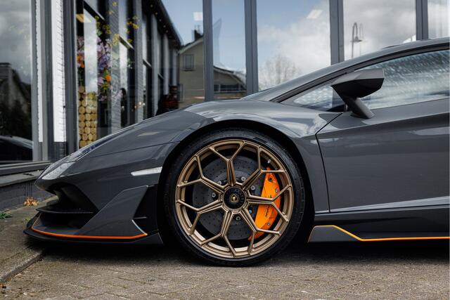 Lamborghini AVENTADOR 6.5 V12 SVJ ''1 di 900'' Grigio Telesto - BTW Auto - Sensonum - Collectors Item