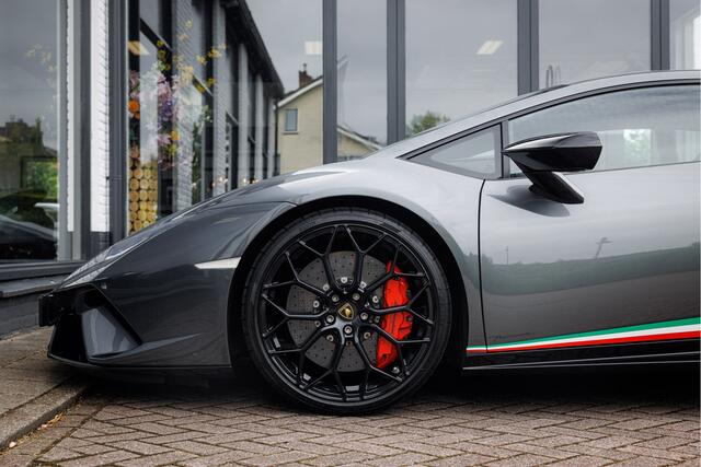 Lamborghini Huracán 5.2 V10 Performante Lift - Lamborghini Historie - Camera