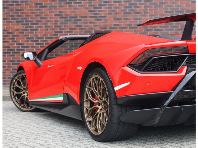 Lamborghini Huracán 5.2 V10 Performante Spyder | Misano Red - Sensonum
