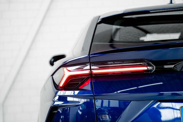Lamborghini Urus 4.0 V8 | Bang & Olufsen l 2 seat config l ACC