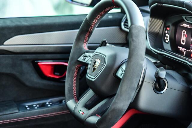 Lamborghini Urus 4.0 V8 Performante | Full carbon |BTW|Akraprovic|