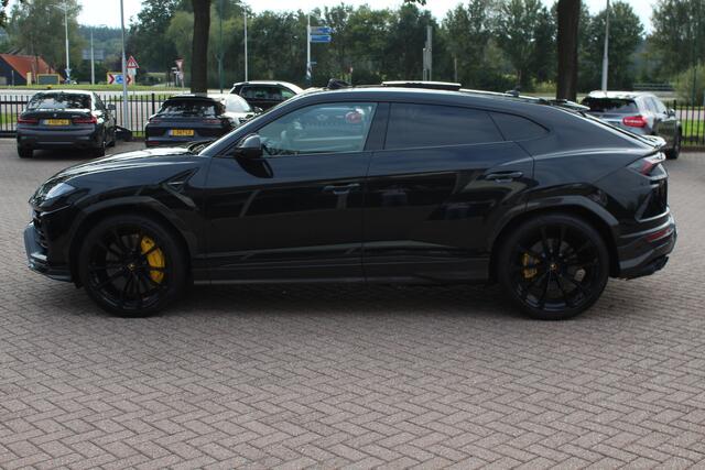 Lamborghini Urus 4.0 V8 / NL Auto! / Full Carbon / Keramisch / B&O / Pano / 360Camera / Head-up / 23'' / Stoelventilatie / Massage