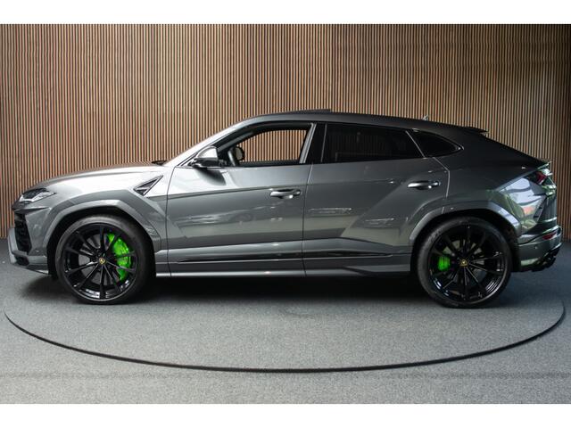 Lamborghini Urus 4.0 V8 HUD Panodak Leer ACC Ceramic Akrapovic Keyless 360 Camera B&O Massage Alcantara hemel Elektr. achterklep Elektr. verstelbare stoelen met memory Afneemb. trekhaak Softclose Achterasbesturing Elektr. verstelbare stuurwiel Navi Stoelverwarming voor &