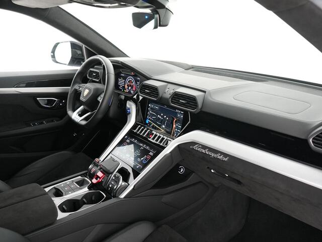 Lamborghini Urus 4.0 V8 782 pk |Novitec Esteso|PPF|Target Blue-eye|rearseat entertainment|keramisch|achterasbesturing|softclose|HUD|memory|360|Apple Carplay|dodehoek|adaptive|
