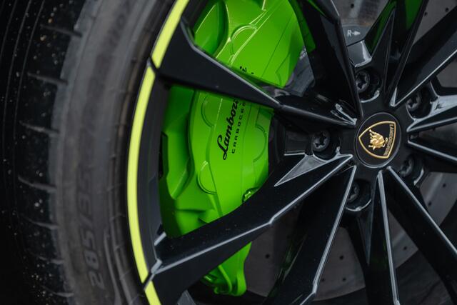 Lamborghini Urus 4.0 V8 Graphite Capsule | 4-Seat | Carbon | Nero Noctis Matt | Panorama | B&O | Night Vision | Massage |