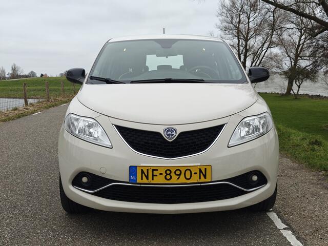 Lancia YPSILON 0.9 TwinAir Opening Edition | Automaat