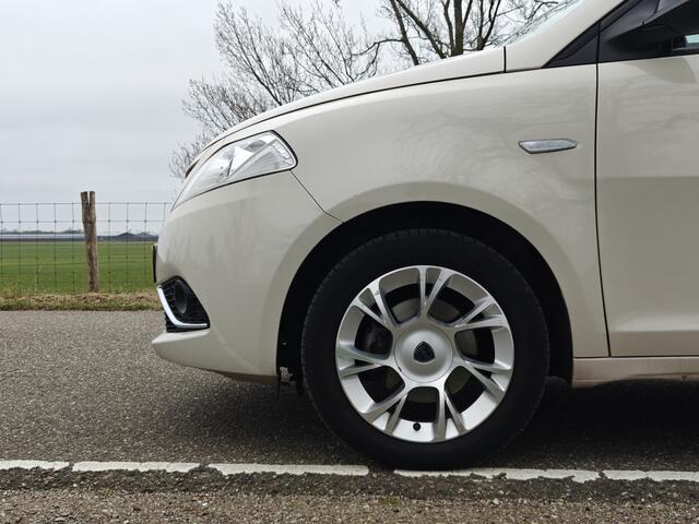 Lancia YPSILON 0.9 TwinAir Opening Edition | Automaat