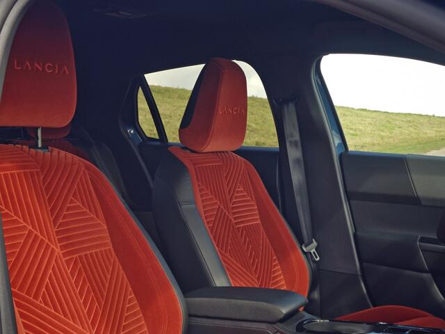 Lancia YPSILON LX 54 kWh | Luxe uitvoering