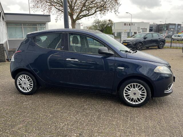 Lancia YPSILON 0.9 TwinAir Gold