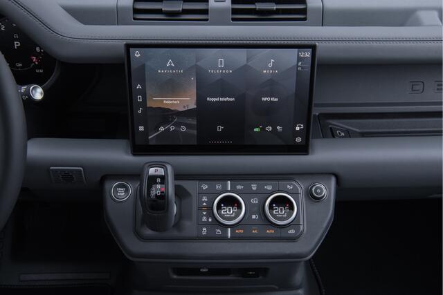 Land Rover DEFENDER 110 Urban 2.0 P300e 110 HSE X-Dynamic Xpel PPF Jumpseat