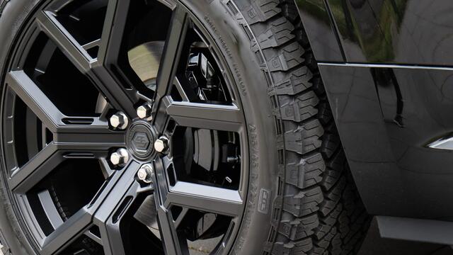 Land Rover DEFENDER 110 P400e 110 X-Dynamic SE | Urban Automotive | Meridian | Panoramadak | Black Exterior Pack