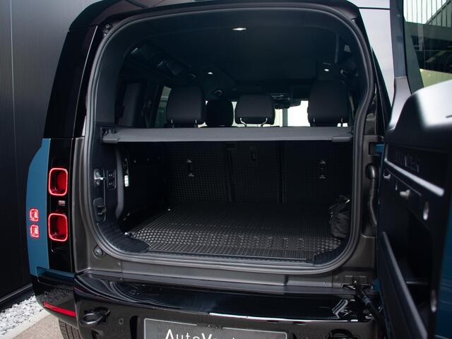 Land Rover DEFENDER 110 2.0 P300e 110 X-Dynamic l 6 Persoons l Schuif- /kantel Pano l Adapt. Cruise l Black Pack l 360 Camera