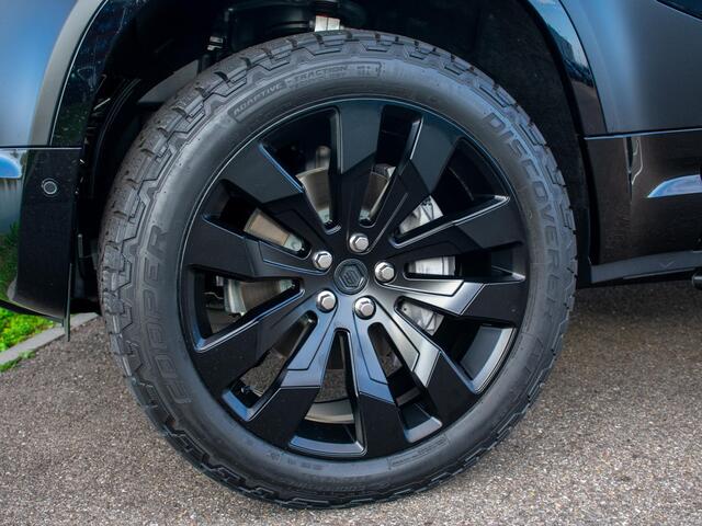 Land Rover DEFENDER 2.0 P300e 110 X-Dynamic l Urban velgen l Treeplank l Matt PPF l Uitlaatstukken l Trekhaak