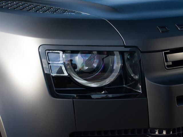 Land Rover DEFENDER 2.0 P300e 110 X-Dynamic l Urban velgen l Treeplank l Matt PPF l Uitlaatstukken l Trekhaak