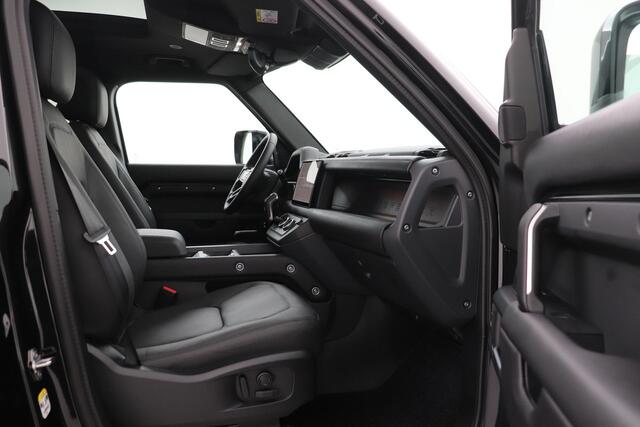 Land Rover DEFENDER P300e X-Dynamic HSE | NIEUW | Black Pack | Head-Up | Panoramadak | Stoelkoeling | Stuurverwarming | Trekhaak