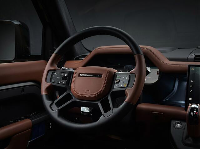 Land Rover DEFENDER 110 4.4 P635 Octa | NP ¤ 291.546,- | 635PK | MATT PPF | Caraway