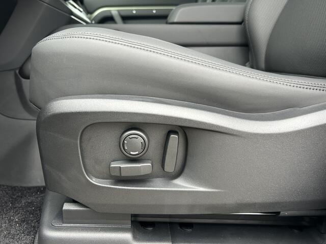 Land Rover DEFENDER 110 2.0 P300e 110 X-Dynamic SE | NIEUW - 0 km | Panoramadak | Elektr. trekhaak tot 3.000kg |