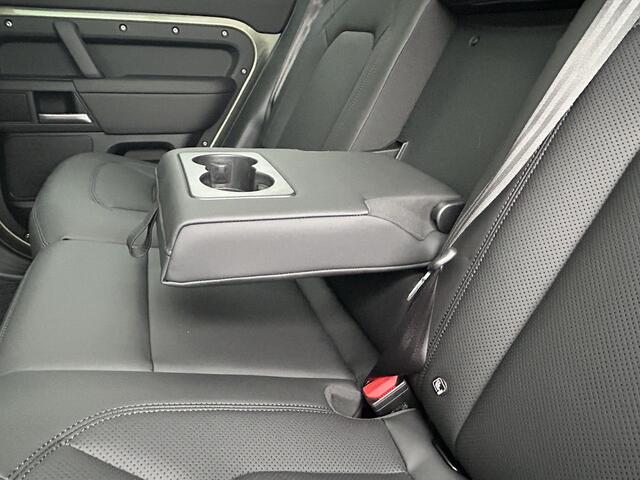 Land Rover DEFENDER 110 2.0 P300e 110 X-Dynamic SE | NIEUW - 0 km | Panoramadak | Elektr. trekhaak tot 3.000kg |