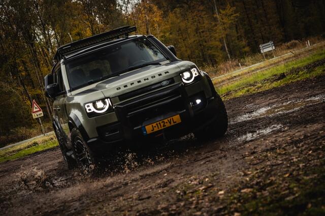 Land Rover DEFENDER 110 3.0 P400 110 HSE