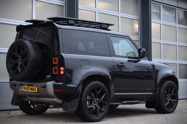 Land Rover DEFENDER Hard Top 3.0 D200 90 MHEV X-Dynamic S Grijs kenteken | Roofrack | 360° Camera | 22 inch | Nieuwe banden!