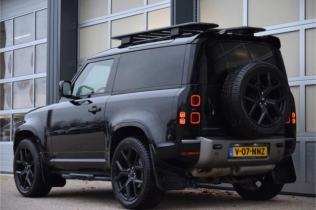 Land Rover DEFENDER Hard Top 3.0 D200 90 MHEV X-Dynamic S Grijs kenteken | Roofrack | 360° Camera | 22 inch | Nieuwe banden!