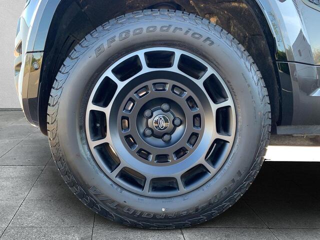 Land Rover DEFENDER 110 4.4 P635 110 Octa