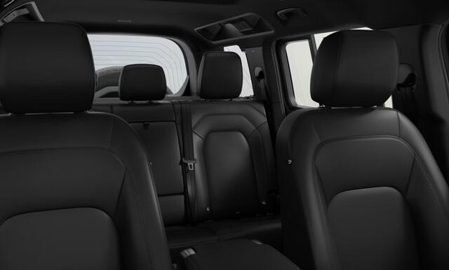 Land Rover DEFENDER 110 P300e 110 Dynamic SE Edition | Schuif/Kantel Dak | Cold Climate Pack | Elektrische Trekhaak | Extended Black Pack |