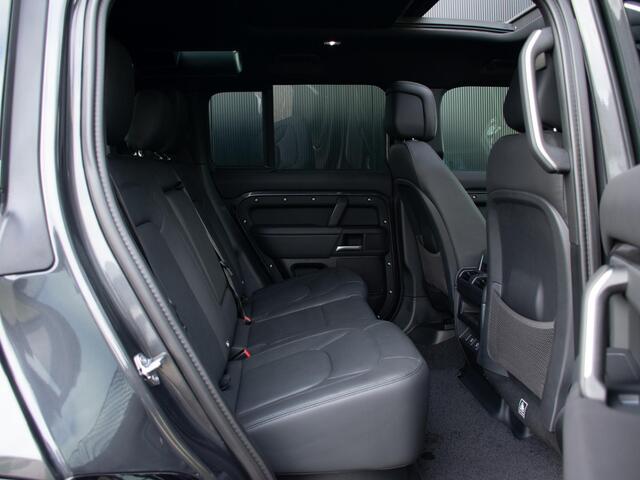 Land Rover DEFENDER 110 2.0 P300e 110 X-Dynamic HSE Trekhaak l Schuif-/kantel Panorama dak l Black Pack l Torque vectoring l Wheelcover l 23 Inch l