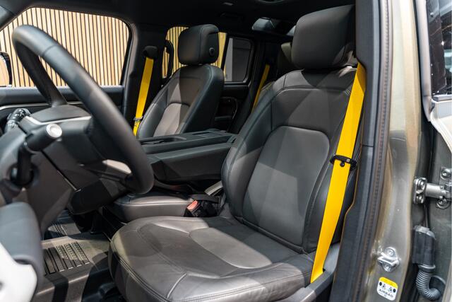 Land Rover DEFENDER 110 X-Dynamic HSE Urban Widetrack 2.0 P300e 110 X-Dynamic HSE 6-persoons