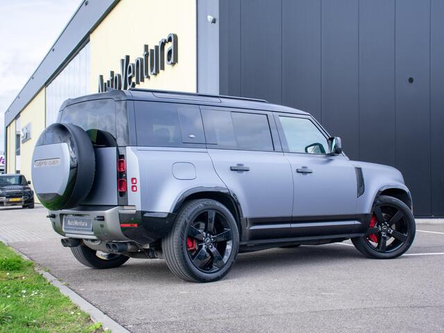 Land Rover DEFENDER 110 2.0 P400e 110 Dynamic HSE | mat blauwe wrapp | trekhaak | Schuif-/ kantel dak | Stoelkoeling | 22"